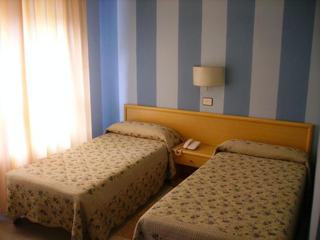 Hotel Valle Del Jerte Los Arenales Phòng bức ảnh