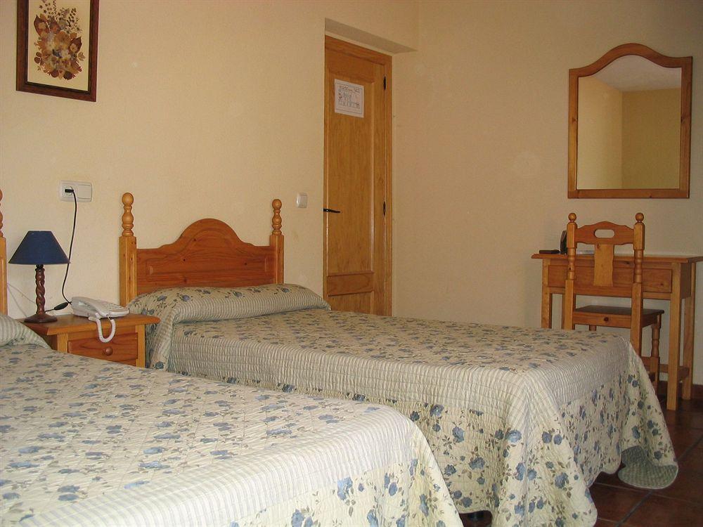 Hotel Valle Del Jerte Los Arenales Ngoại thất bức ảnh