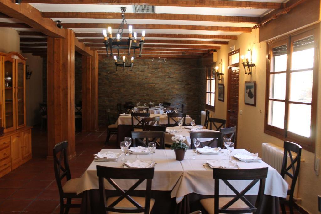 Hotel Valle Del Jerte Los Arenales Ngoại thất bức ảnh