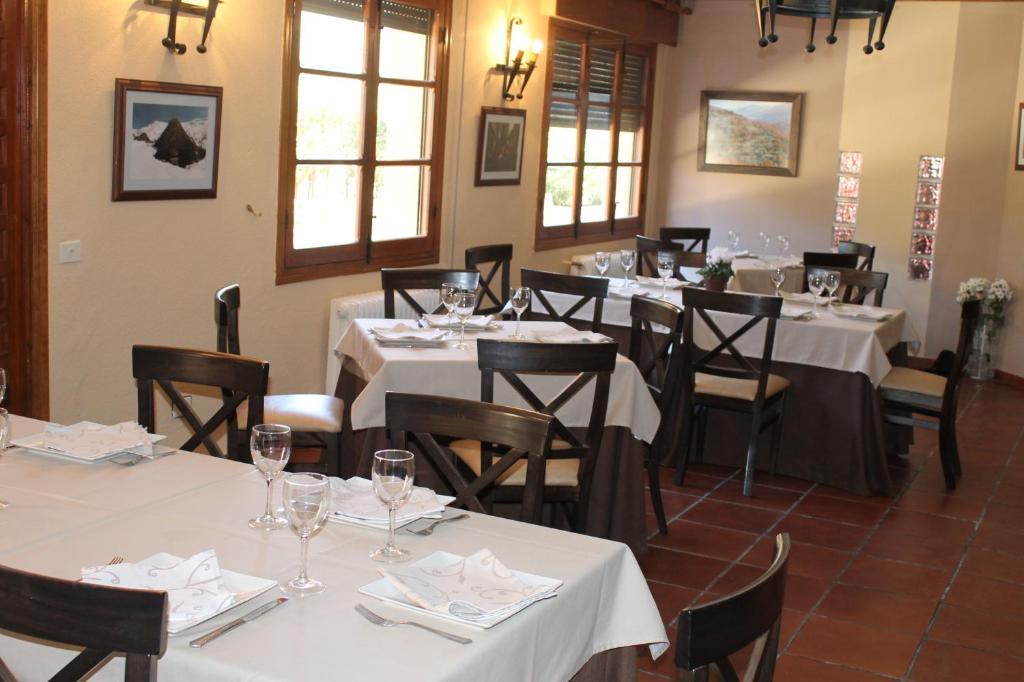 Hotel Valle Del Jerte Los Arenales Ngoại thất bức ảnh
